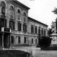 Palazzo degli studi, Piazza Bufalini.