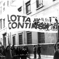 Manifestazione in via D’Azeglio. Parma, 1973. Archivio del Centro studi movimenti.